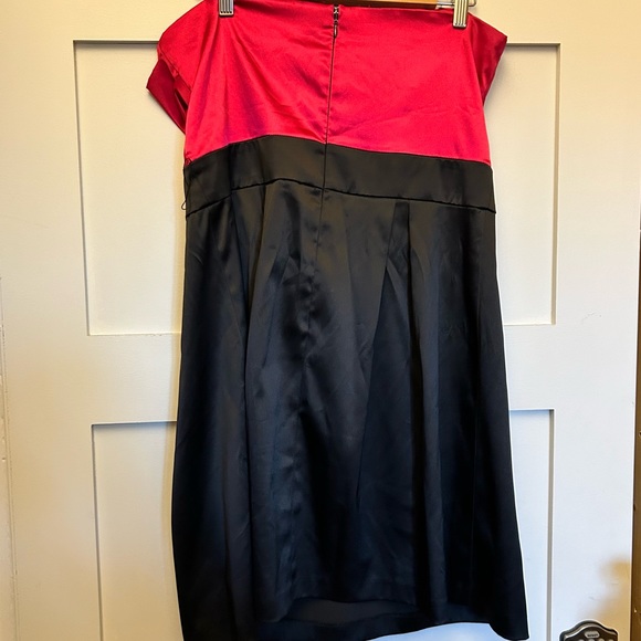 Stunning strapless Satin Cocktail / Prom dress - Picture 3 of 6